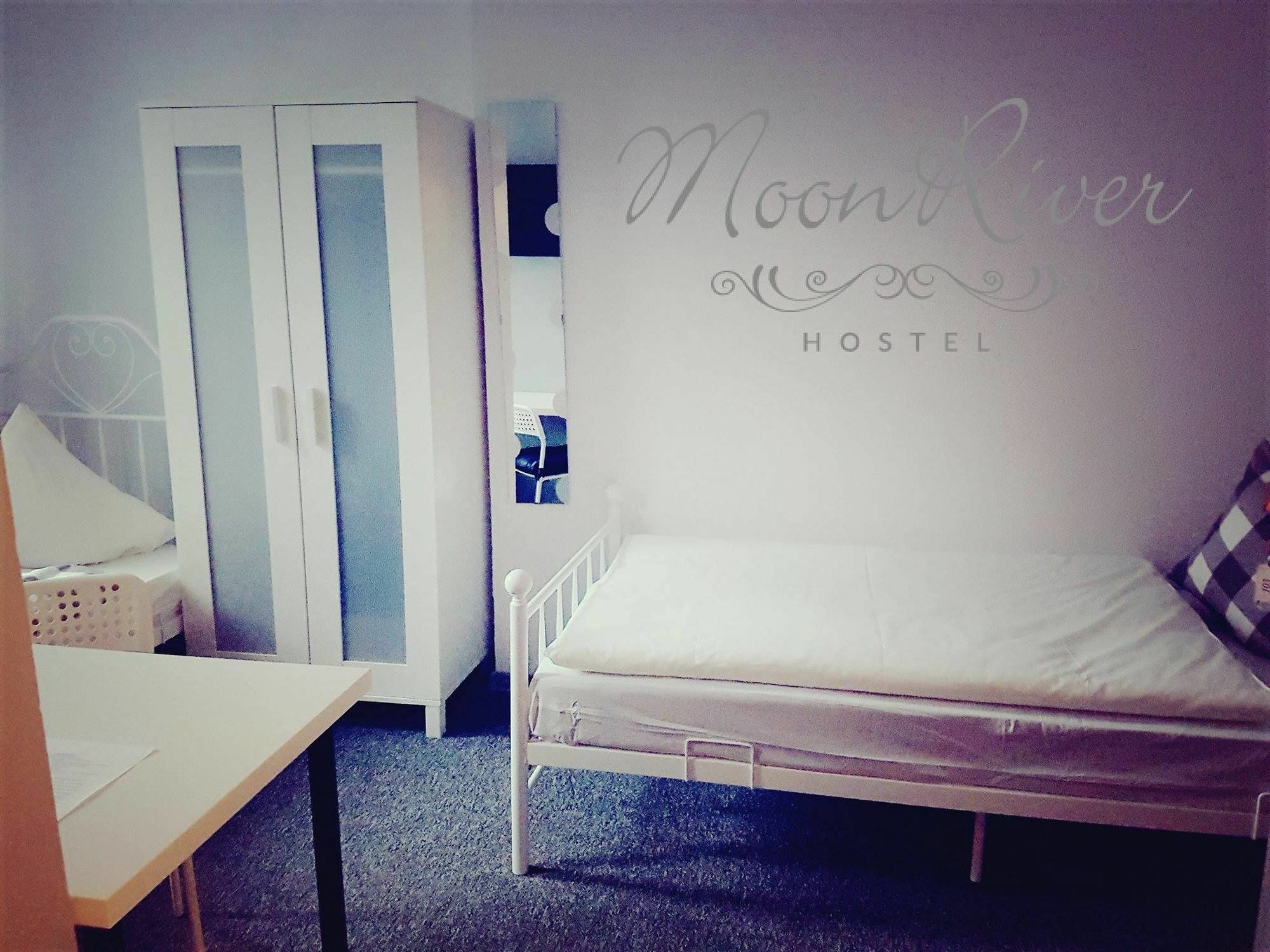 Moonriver Inn Варшава Екстер'єр фото