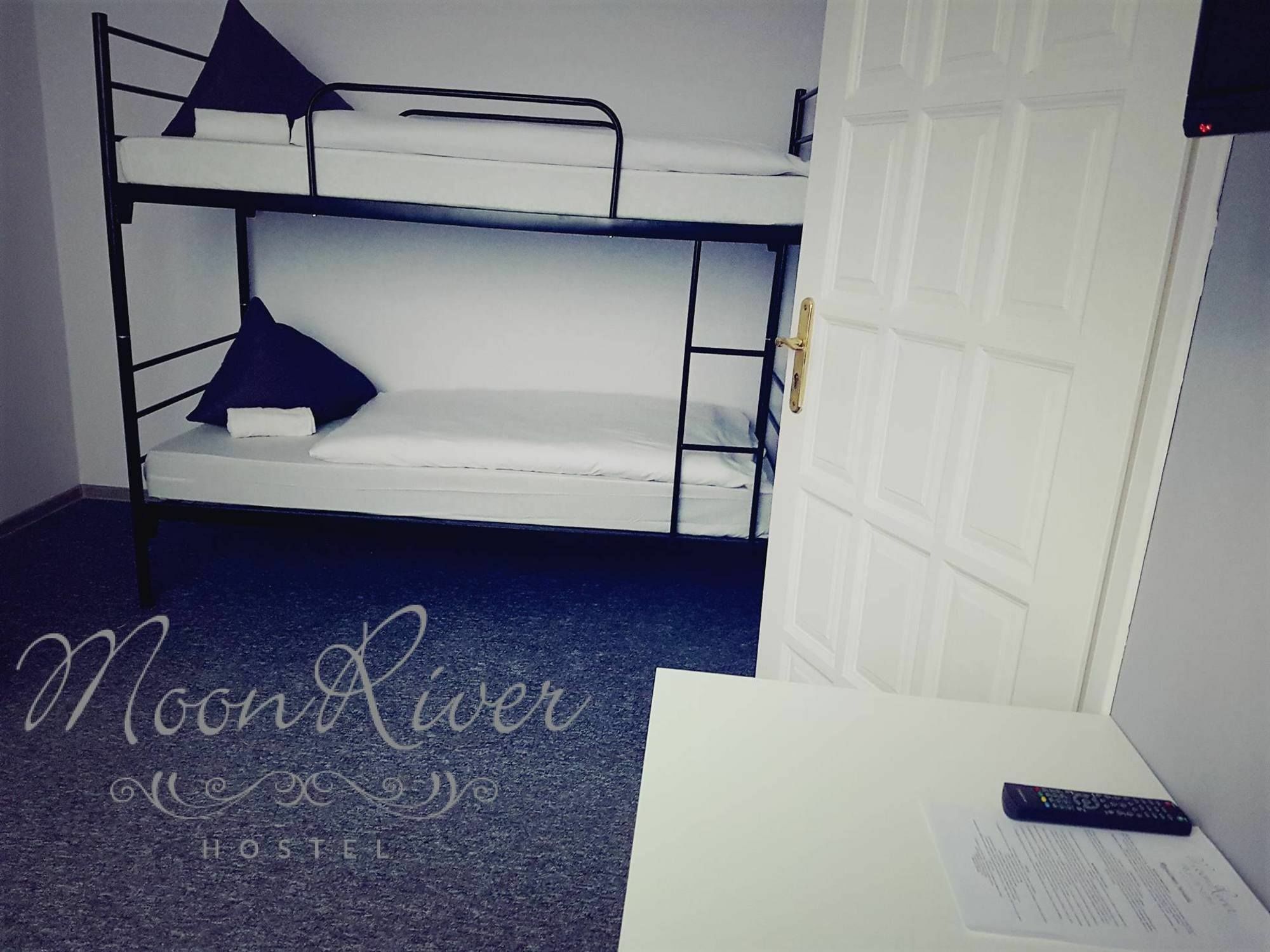 Moonriver Inn Варшава Екстер'єр фото